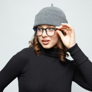 шапка докер бини с пипкой модная 2026