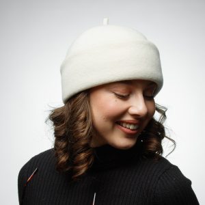 шапка докер бини с пипкой модная 2026